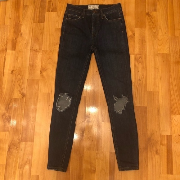 Free People Busted Knee Dark Wash Jeans Size 25 - Picture 5 of 8